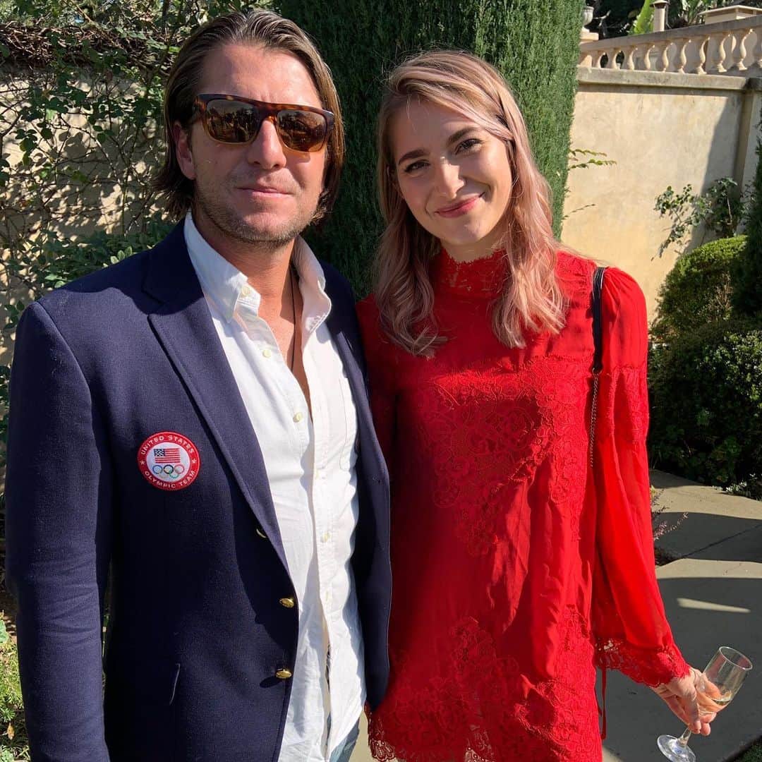 のインスタグラム：「Great day @goldmeetsgolden cathing up with old friends and amazing fencer @monicaaksamit and signing @bmw for charity. Great job @angelcitysports」