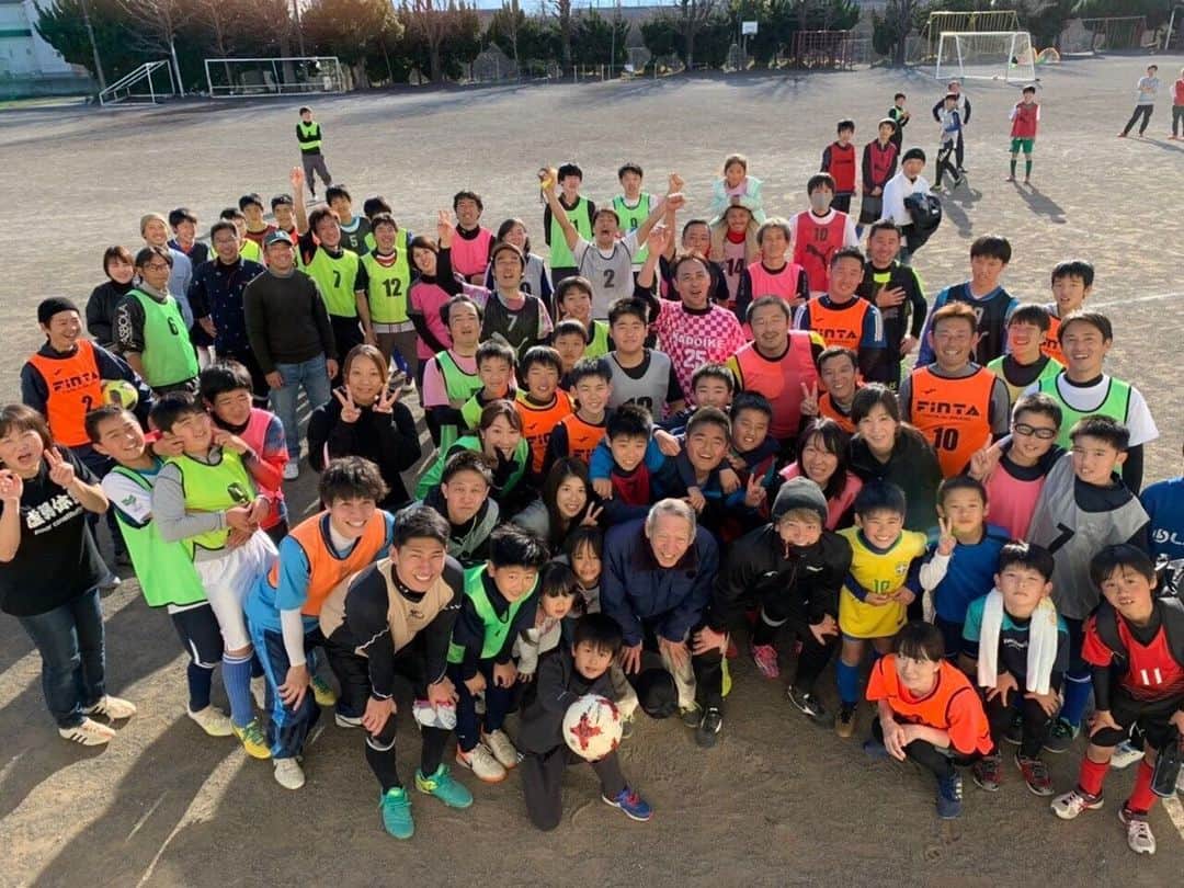 長谷川竜也のインスタグラム：「1月3日に地元門池少年団の初蹴りへ行ってきました⚽️」