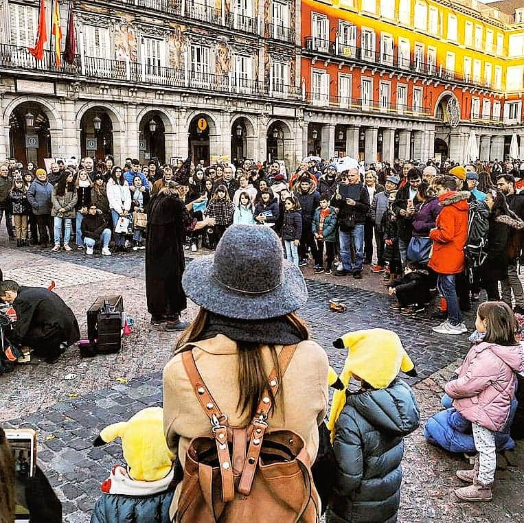 イケル・カシージャスさんのインスタグラム写真 - (イケル・カシージャスInstagram)「Madrid es precioso. Una tarde por la plaza Mayor. Gente y luces. #felicesreyesmagos🎁 #pikachus」1月5日 9時20分 - ikercasillas