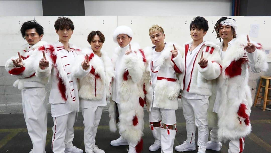 DAICHI のインスタグラム：「🔴⚪️紅白ONE TEAM衣装✨👍 #DAPUMP #ONETEAM  #NHK #紅白 #もふもふ」