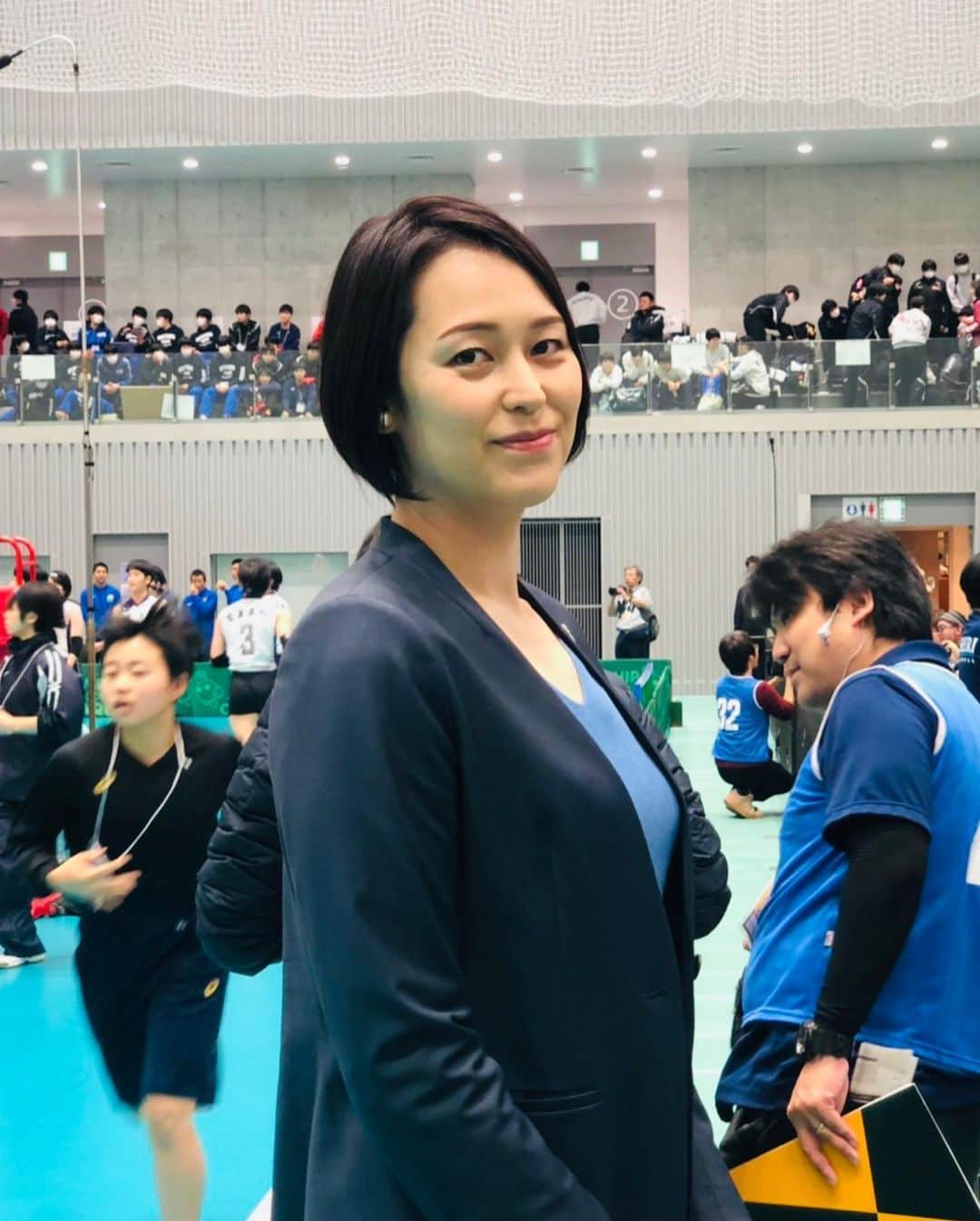 大山加奈さんのインスタグラム写真 - (大山加奈Instagram)「. . 春の高校バレー2020 1回戦 . . 都市大塩尻×細田学園 札幌山の手×岐阜済美の試合を 解説させていただきました。 . . そして首里高校の試合も取材させてもらい 選手のみなさんに インタビューもさせてもらいました。 . 敗れた直後なのに たくさんの心のこもった言葉を 紡いでくれた選手たち。 その涙やふるさとを想う気持ちに わたしも涙が溢れてきてしまいました。 . そしてすぐに首里高校のみなさんの ファンになってしまいました。 . . 首里高校の戦い、 今夜0:55放送の番組にて ぜひご覧ください。 . .  今日で約半数のチームが コートを去ります。 さみしい… . . でも‼︎いよいよ明日から シード校が登場です‼︎ 楽しみです‼︎ . . ‪#春の高校バレー #春高バレー2020 ‬ ‪#春高  #フジテレビ #スポーツブル‬」1月5日 21時01分 - kanaoyama0619