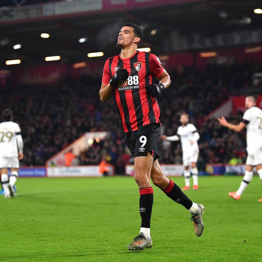 AFCボーンマスさんのインスタグラム写真 - (AFCボーンマスInstagram)「A first goal in red and black for this man yesterday ❤️🖤 #afcb 🍒」1月5日 19時39分 - afcb