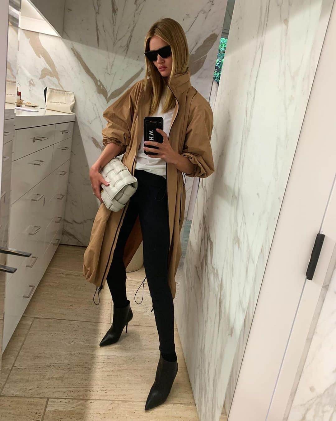 OOTD Magazineさんのインスタグラム写真 - (OOTD MagazineInstagram)「Which outfit is your favorite? @rosiehw」1月5日 20時07分 - ootdmagazine