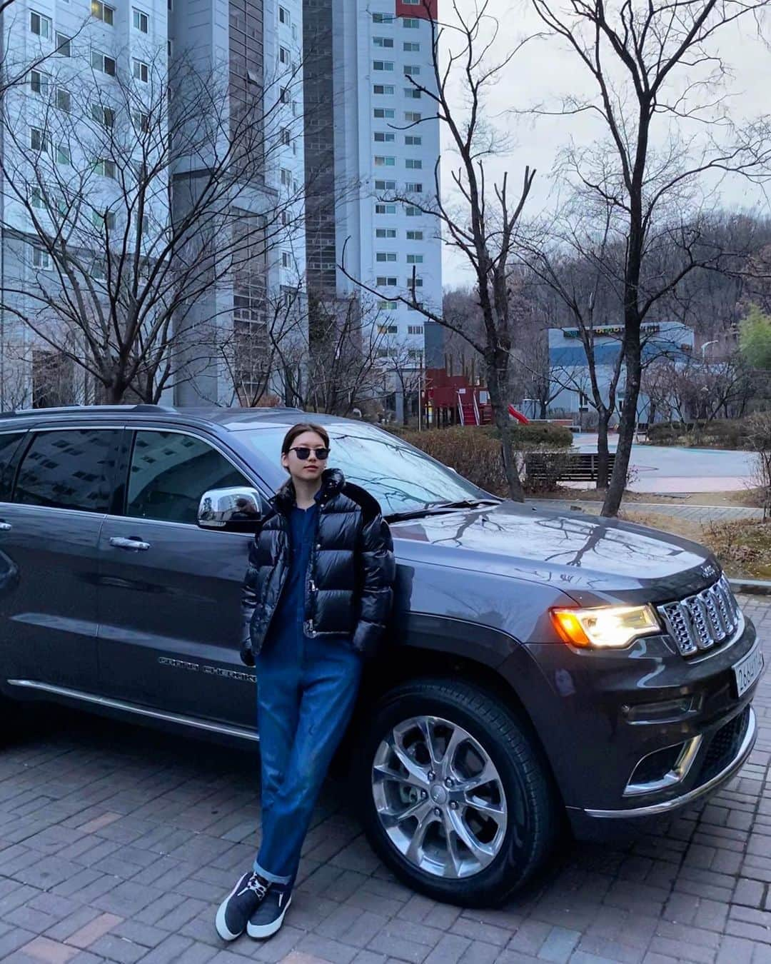 キム・ジンギョンさんのインスタグラム写真 - (キム・ジンギョンInstagram)「I’ll pick you up baby ,Where U at?😎 #jeeptribe #grandcherokee #jeep」1月5日 20時29分 - jinkyung3_3