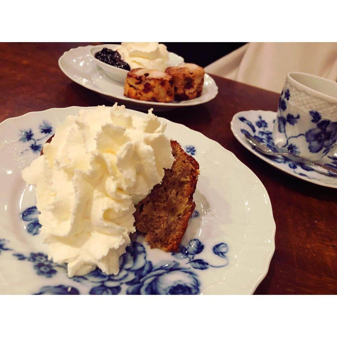 木南晴夏さんのインスタグラム写真 - (木南晴夏Instagram)「蕎麦の〆に バナナケーキとスコーン🍌💛」1月5日 20時40分 - kinamitopan