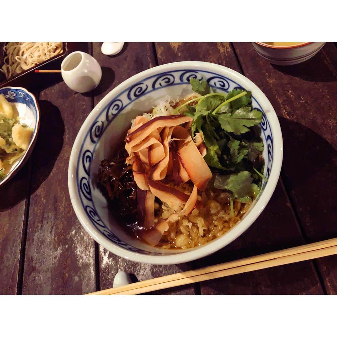 木南晴夏さんのインスタグラム写真 - (木南晴夏Instagram)「蕎麦の〆に バナナケーキとスコーン🍌💛」1月5日 20時40分 - kinamitopan