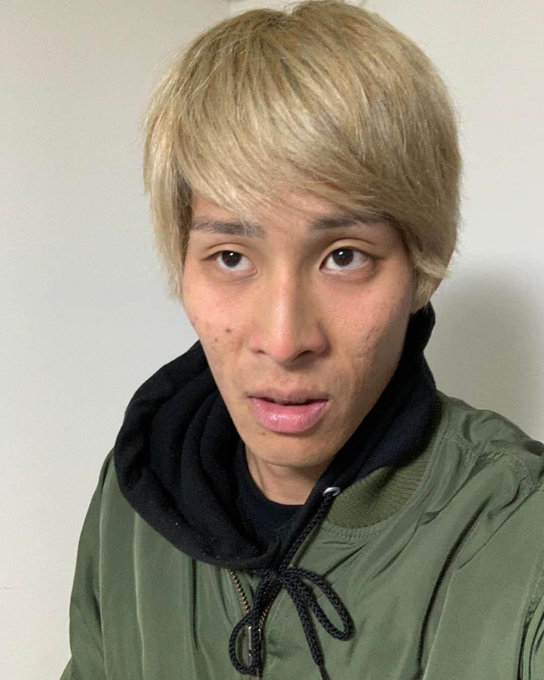 イッシーさんのインスタグラム写真 - (イッシーInstagram)「●ミカンくん変顔五十音「あ」 「あっ、う◯こ漏れたかも。」の時の顔 #出たと思っても #実は漏れてなかったりする #変顔 #五十音 #ニヤけて頂ければいいんです」1月5日 20時43分 - mikankun141