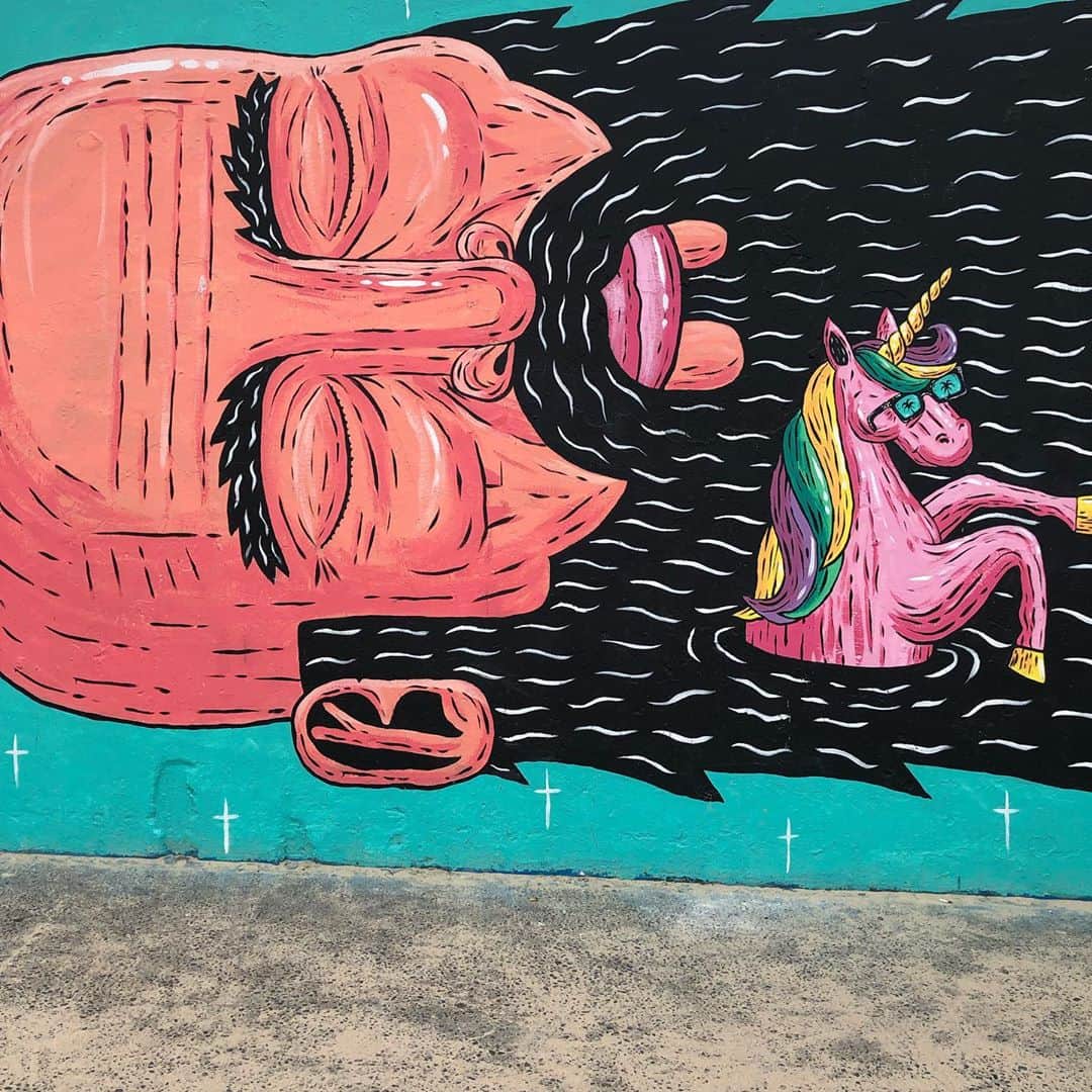 平田梨奈さんのインスタグラム写真 - (平田梨奈Instagram)「I loved the wall art at Bondi Beach 🏖 毎日ゆったり☺️ #australia #オーストラリア」1月5日 12時01分 - hirari_official
