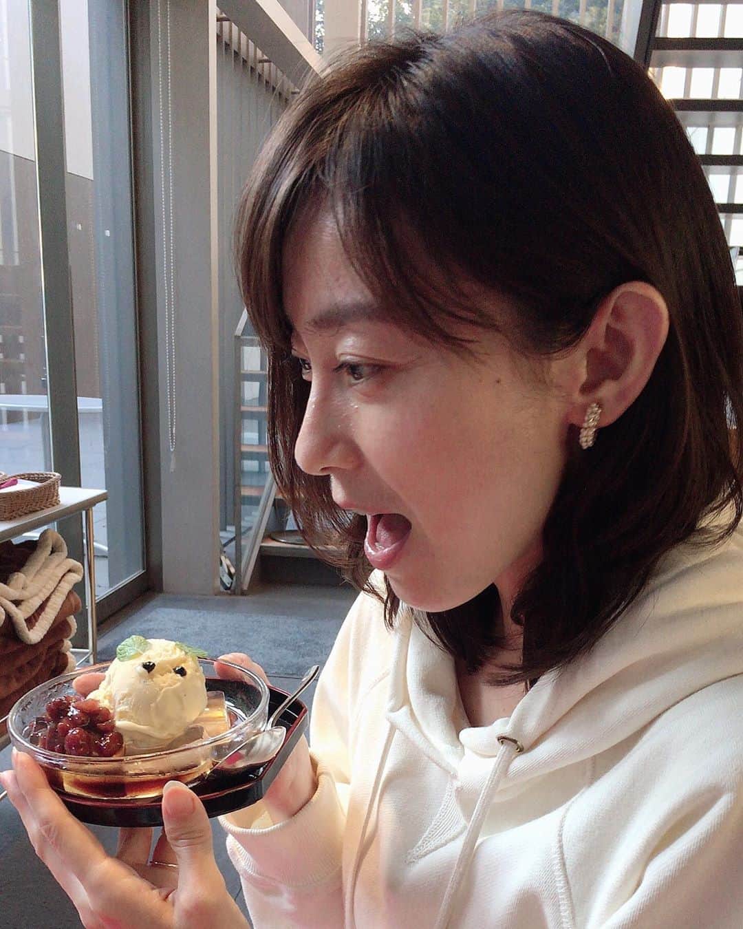 小橋めぐみのインスタグラム：「思わず頼んでしまった ネズミのアイス🍨🐭 #目は黒ごまペースト」