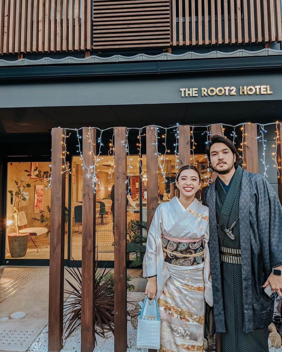 植野有砂さんのインスタグラム写真 - (植野有砂Instagram)「Stayed at the hotel I produced in Kyoto @the_root2_hotel 🏩you can even just visit for coffee and THE AMAZING FRENCH TOAST 🥺🤤💕お正月の京都ももちろん、私がプロデュースさせていただいたホテルTHE ROOT2 HOTELに泊まったよ❤️カフェやレストランだけのご利用もできます！そしてまじでここのフレンチトースト食べてみてほしい🤤毎日食べてもっと太ったと思う！笑 朝ごはんも和食洋食選べるんだ💜今回は102と303に泊まったよ💕　#京都ホテル #kyoto #京都」1月5日 14時17分 - alisaueno