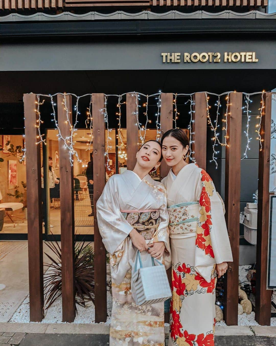 植野有砂さんのインスタグラム写真 - (植野有砂Instagram)「Stayed at the hotel I produced in Kyoto @the_root2_hotel 🏩you can even just visit for coffee and THE AMAZING FRENCH TOAST 🥺🤤💕お正月の京都ももちろん、私がプロデュースさせていただいたホテルTHE ROOT2 HOTELに泊まったよ❤️カフェやレストランだけのご利用もできます！そしてまじでここのフレンチトースト食べてみてほしい🤤毎日食べてもっと太ったと思う！笑 朝ごはんも和食洋食選べるんだ💜今回は102と303に泊まったよ💕　#京都ホテル #kyoto #京都」1月5日 14時17分 - alisaueno