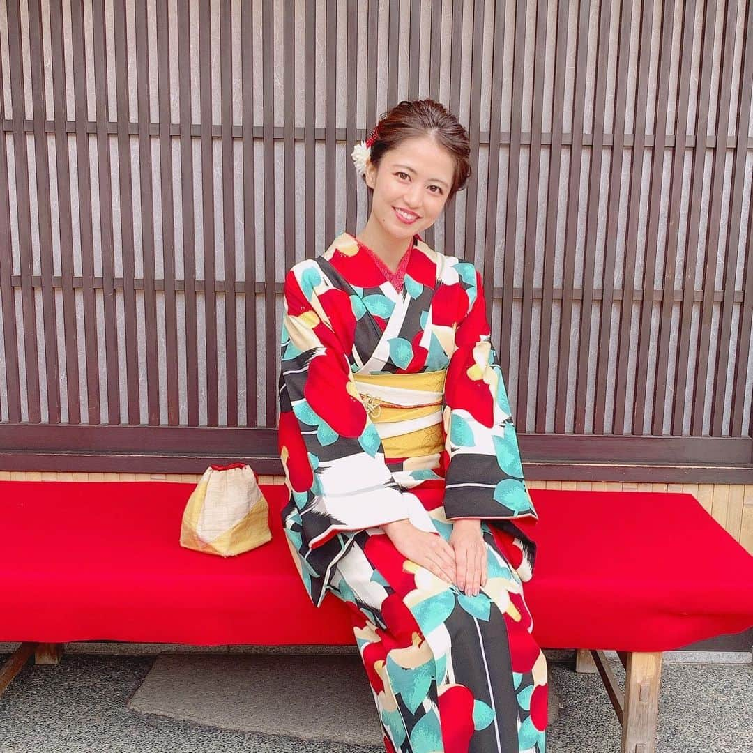 池山智瑛さんのインスタグラム写真 - (池山智瑛Instagram)「. 着物きました👘 . #着物　#京都　#京都観光 #京都旅行 #清水寺　#着物レンタル　#レンタル着物岡本 #レンタル着物 #アップヘア #着物へア #ヘアアレンジ　#fashion #me #japan #japanesegirl #清水寺　#清水寺周辺 #photo #instagood #instalike #instadaily #photooftheday #photography #写真好きな人と繋がりたい #follow」1月5日 14時35分 - chu_chiaki