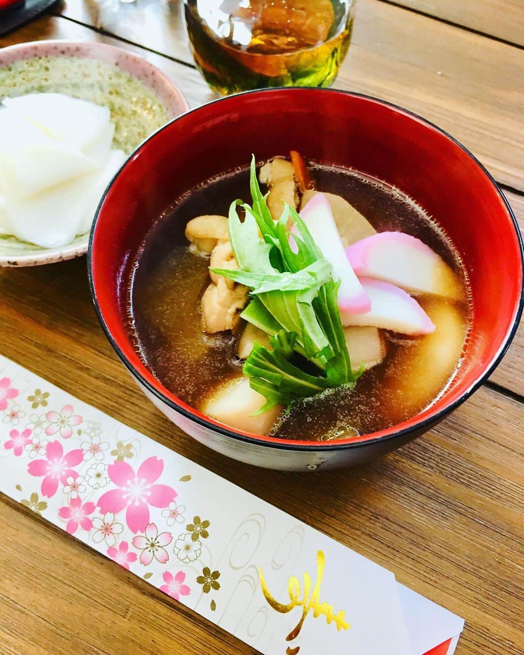 のインスタグラム：「明日から頑張っていきましょー👍  #お雑煮 #2020年 #吉日」