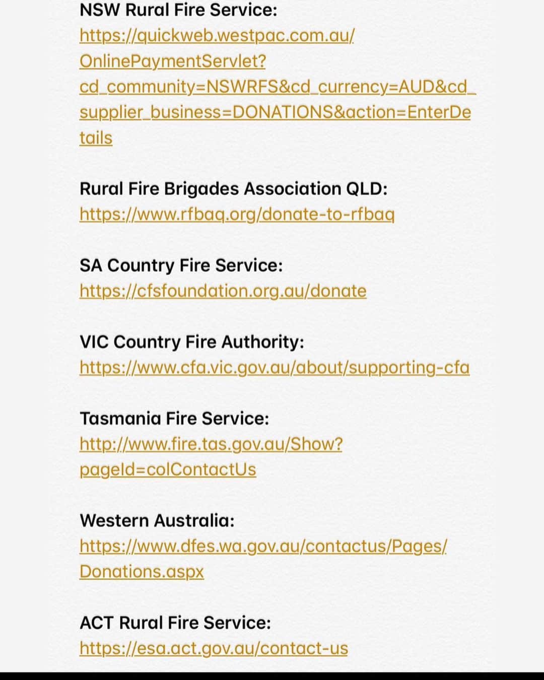 マシュー・カマさんのインスタグラム写真 - (マシュー・カマInstagram)「The fires in Australia are absolutely devastating... over 14.7 million acres burning and no end in site...23+ lives lost, nearly half a BILLION animals killed, thousands of homes destroyed...can’t process this. Please, please do what you can to support the firefighters , rescue efforts , and all those affected. 💔」1月5日 14時44分 - matthewkoma