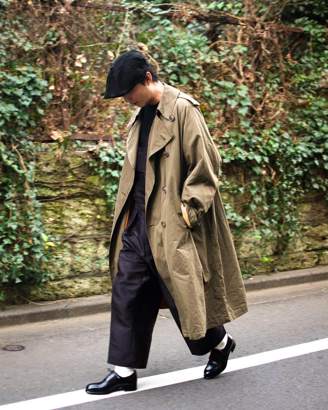 yukiのインスタグラム：「ㅤㅤㅤㅤㅤㅤㅤㅤㅤㅤㅤㅤㅤ オーバーオールの上にコートいいね」