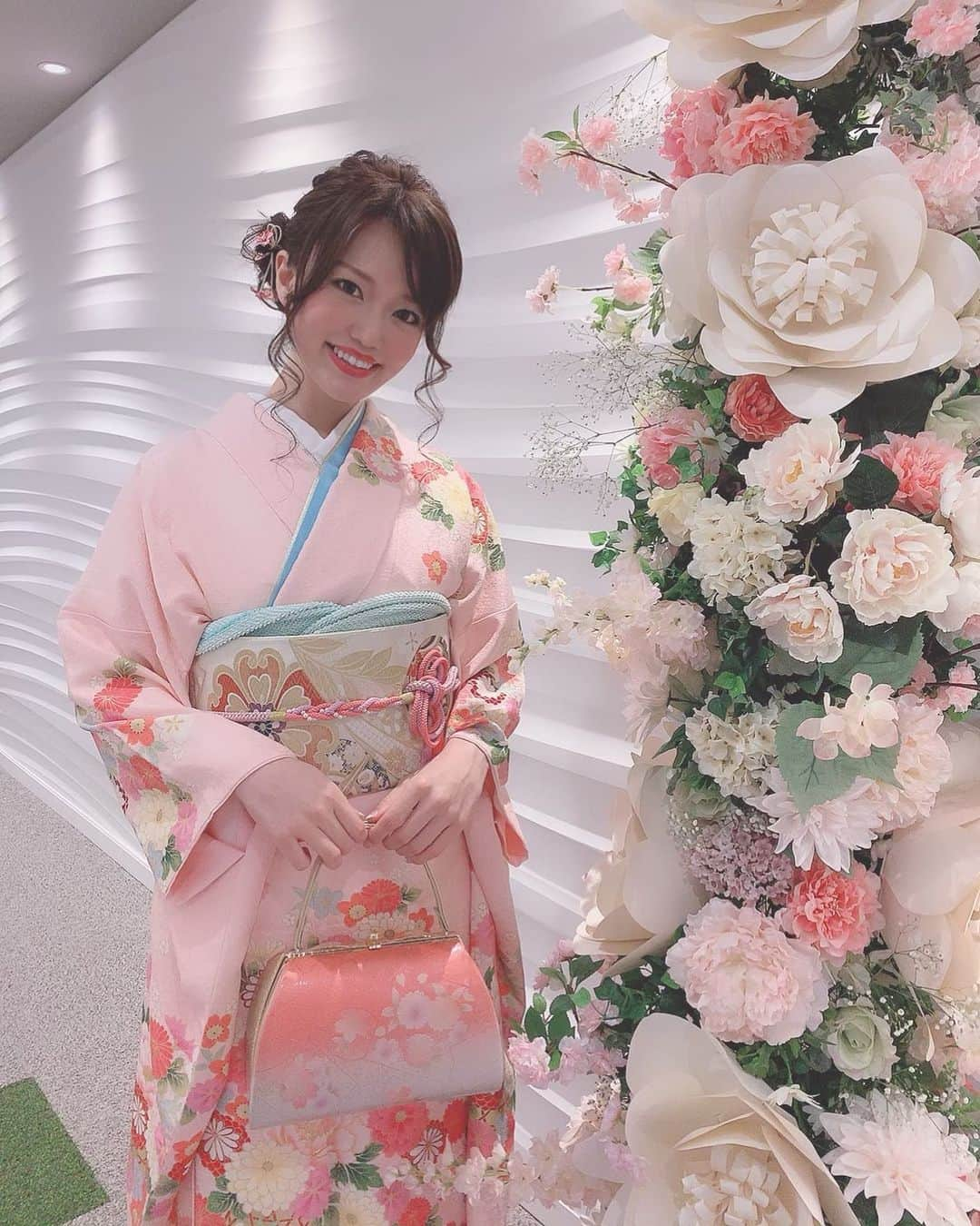 綾野ゆりかのインスタグラム：「あけましておめでとうございます🐭🎍⛩ * * #2020年 #着物 #japanesetraditionaldress」