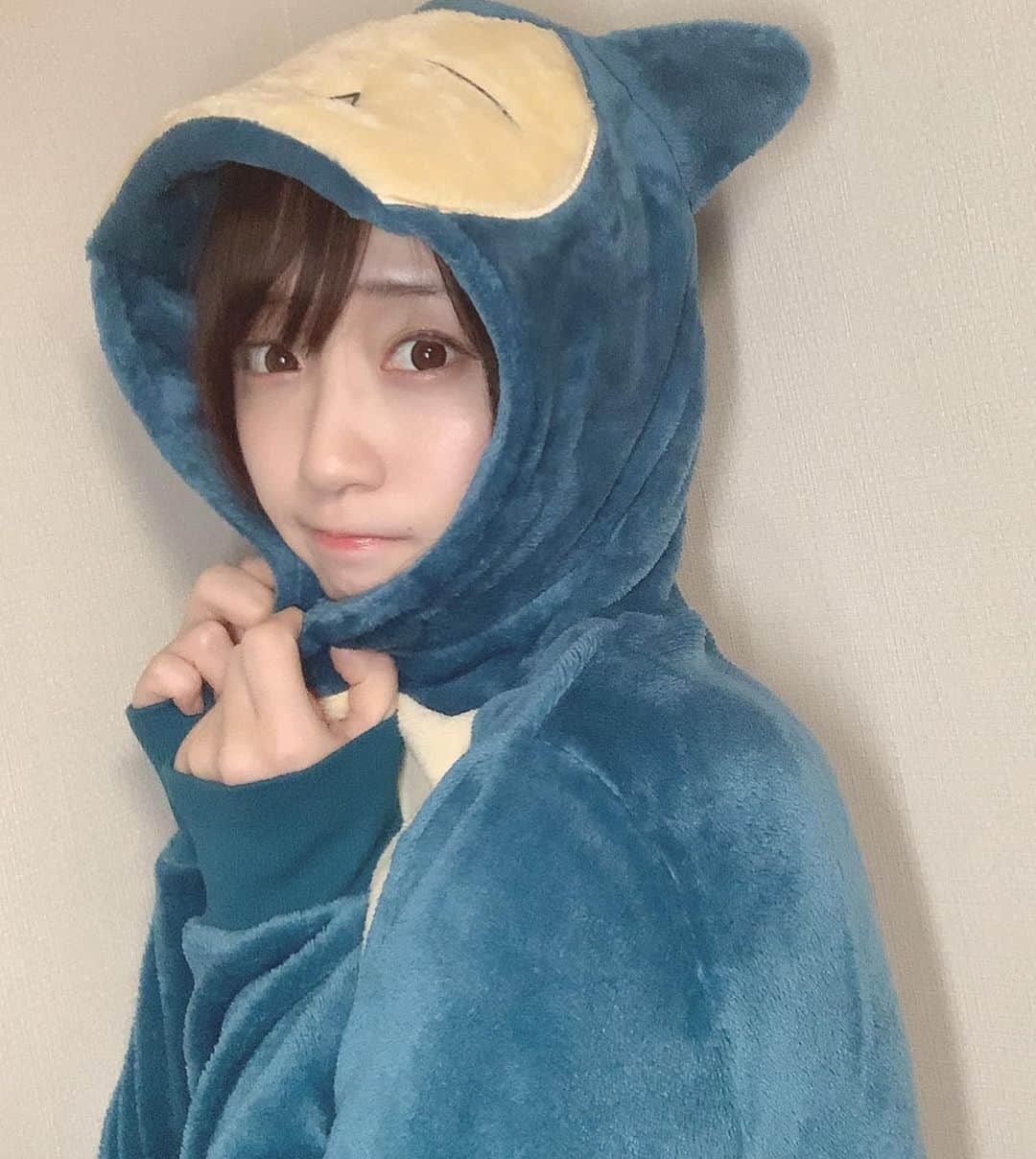 伊織もえさんのインスタグラム写真 - (伊織もえInstagram)「カビゴンパーカー🥰💕 #カビゴン」1月5日 14時59分 - moe_five