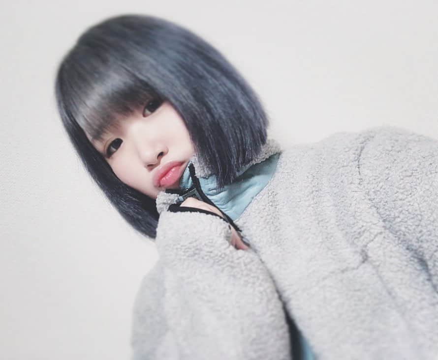 しふぉんのインスタグラム：「全部雪のせいだ！みたいなやつ❄️」