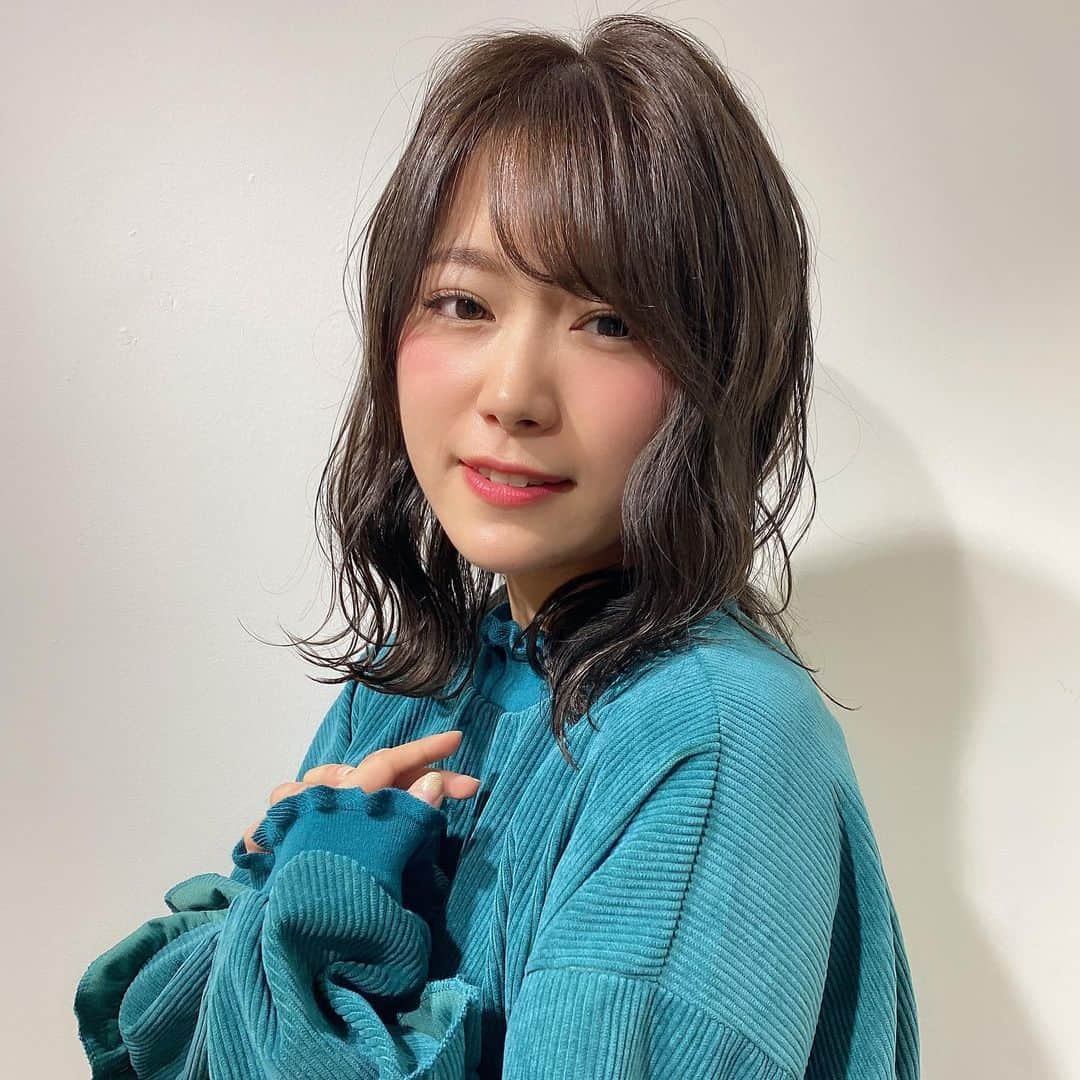 山内鈴蘭さんのインスタグラム写真 - (山内鈴蘭Instagram)「2020年 美容室はじめっ💇‍♀️❤️ @navile_ryota さん 今年もよろしくです☺️ ． ． さらさらになって幸せ😭❣️ りょーたさんお話面白いからずっと喋ってしまう🙂笑 #navile #美容室 #トリートメント #カラー #原宿」1月5日 16時00分 - xxsuzuranxx