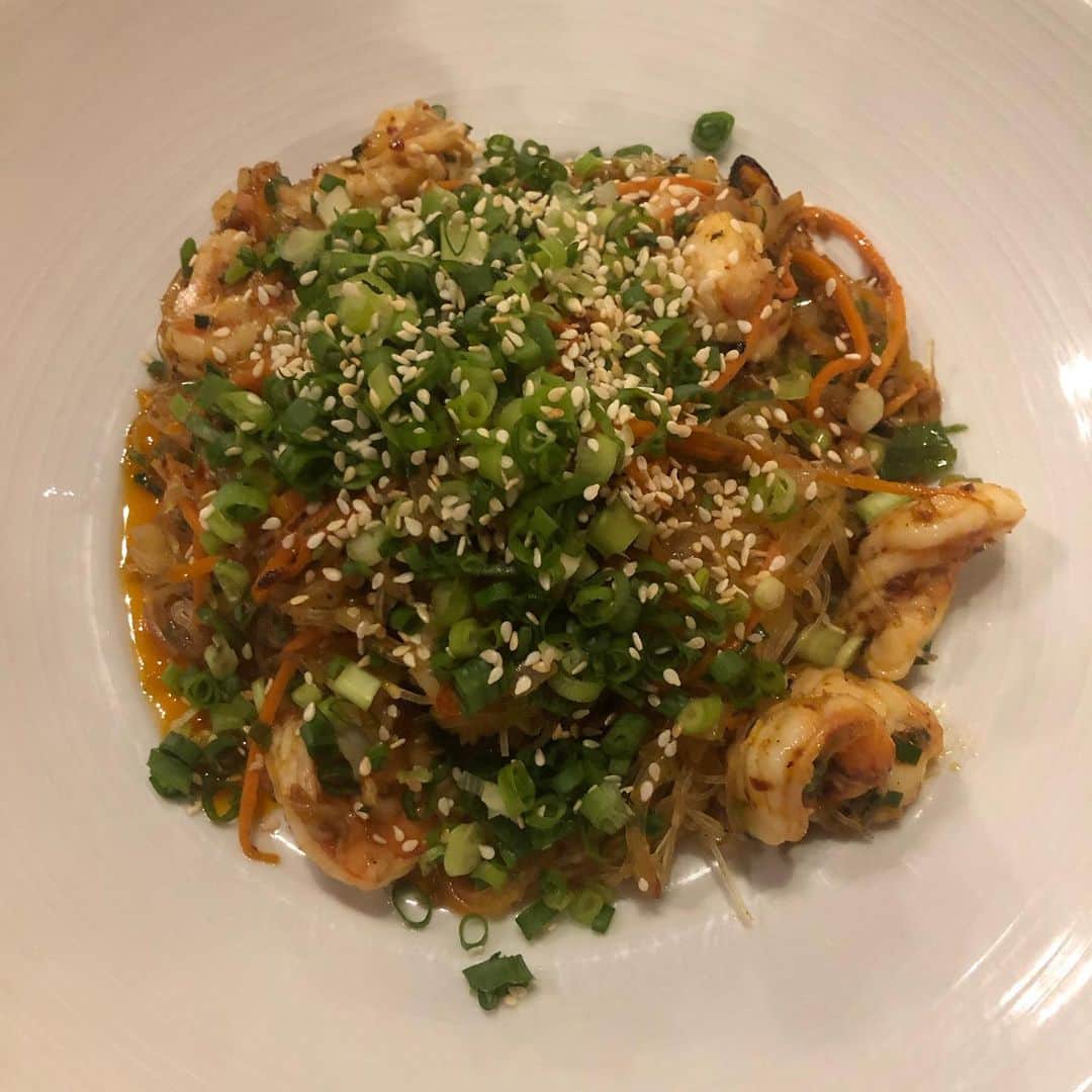 斎藤ノブのインスタグラム：「#honolulu  #thepig＆thelady #エビ焼きそば」
