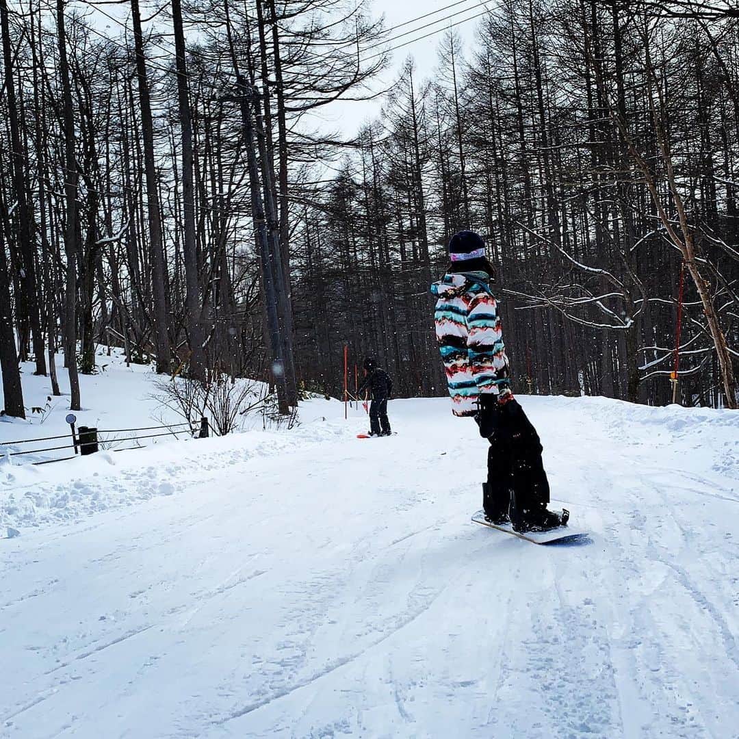 DJ AMIGAさんのインスタグラム写真 - (DJ AMIGAInstagram)「#初滑り #なかなかの雪質  #今年もよろしくお願いします  #⛄ #snowboard  #snowboarding」1月5日 16時22分 - djamiga