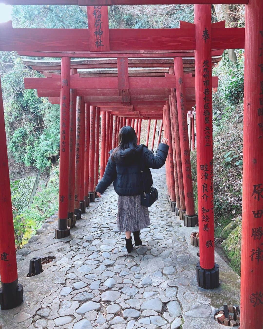 武田智加さんのインスタグラム写真 - (武田智加Instagram)「⛩⛩ . 今年の初詣は元日のうちに二社行ったの♡ . #祐徳稲荷神社  #佐賀 . #鳥居 いっぱいだったの︎︎☺︎ . . 元日から若干登山した笑 奥の院に行く時は覚悟と安全な格好が必要です笑 素敵な今年のスタートだね🐰」1月5日 16時48分 - moka0225_hkt