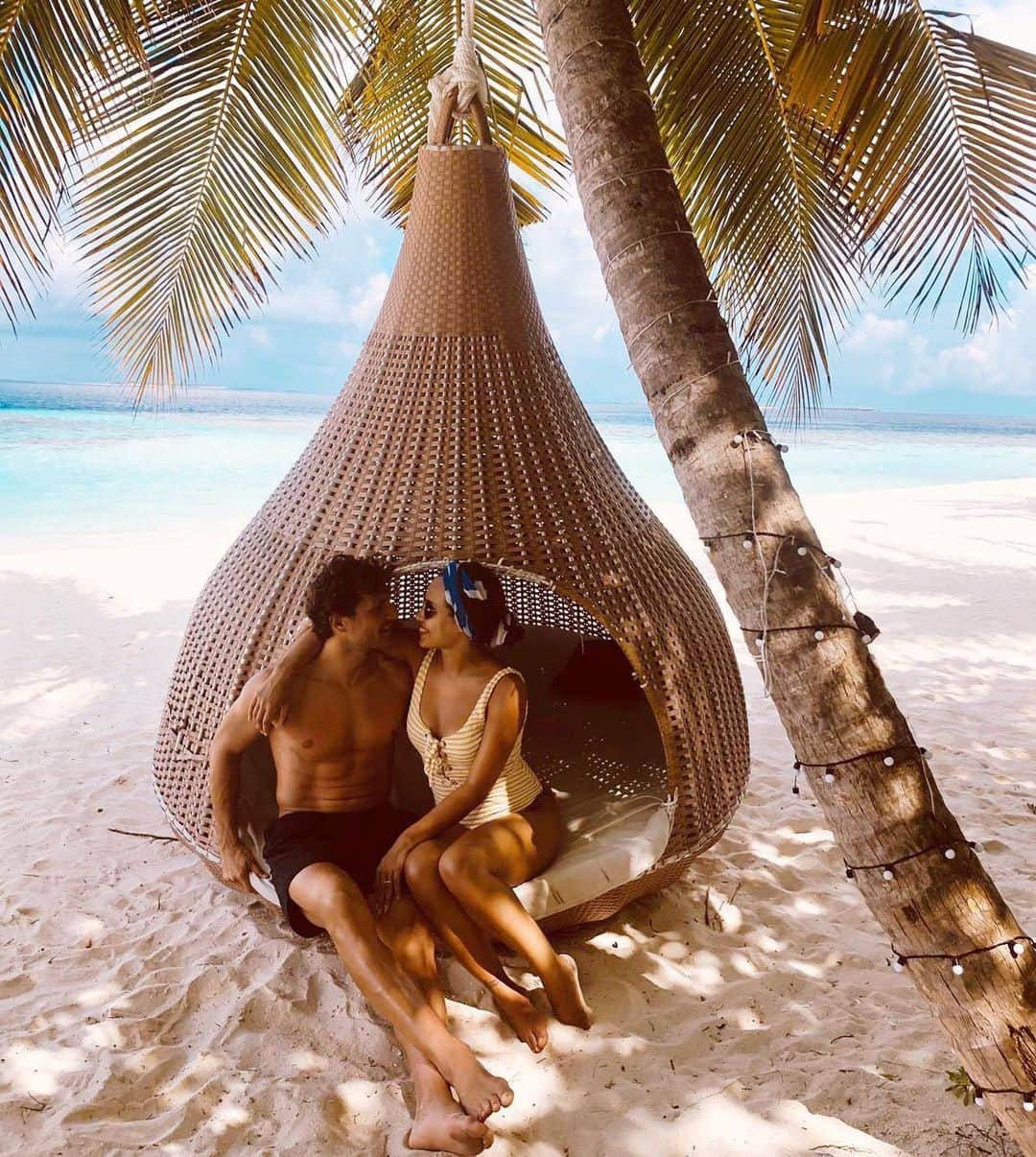 ペルパリム・ヘテマイのインスタグラム：「One decade of love, looking forward to many more together🦍」