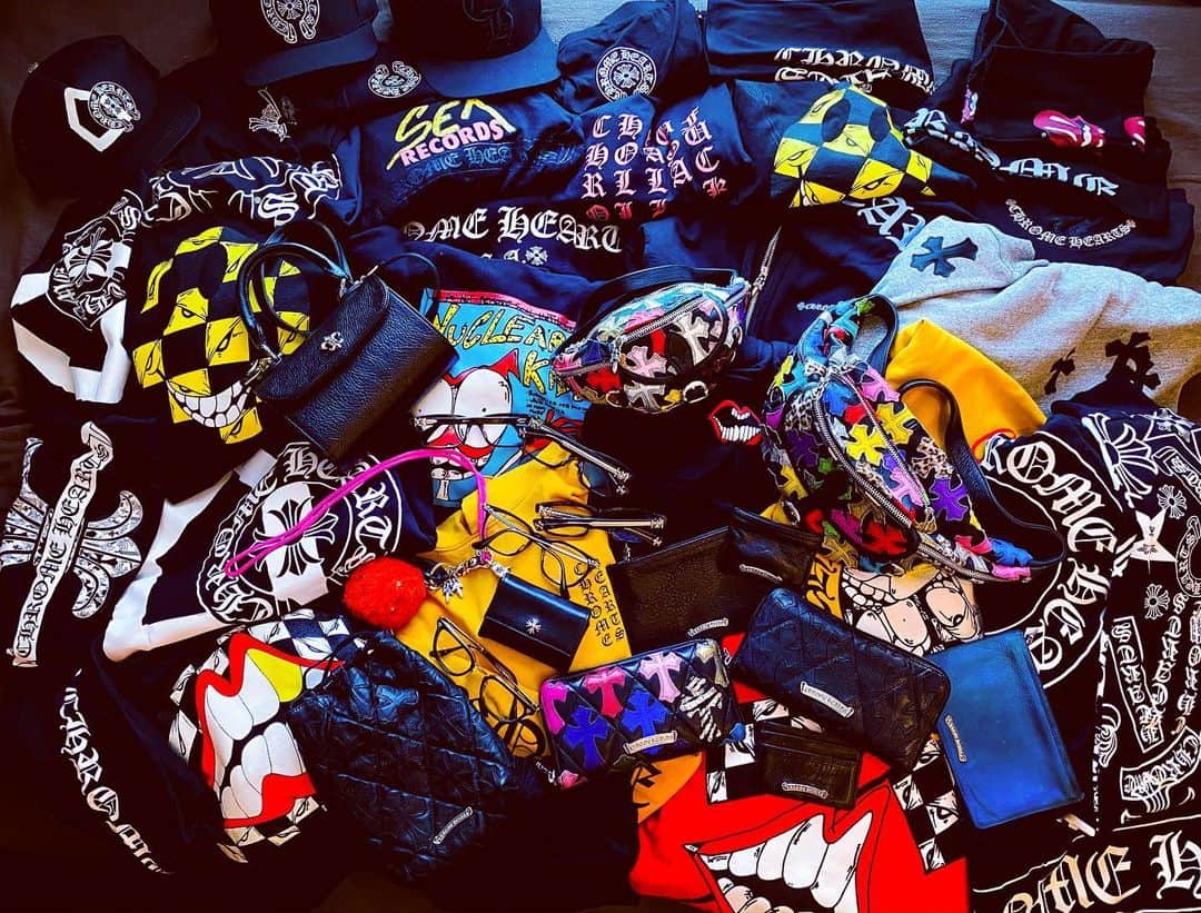 ★★★XXXXXのインスタグラム：「CH 🖤💚🧡💖❤️💙💛💜🤎 ・ ・ ・ ・ ・ ・ ・ ・ ・ ・ ・ #chromeheartsofficial #chromehearts #richardstark #jessejostark #mattyboy #ch #silver #leather #ootd #outfit #kotd #ootdmen #mensfashion #hypebeast #クロムハーツ #クロムハーツ部 #크롬하츠」