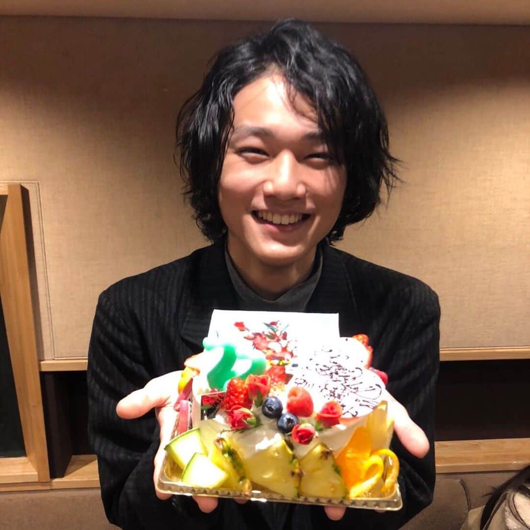 中川大輔さんのインスタグラム写真 - (中川大輔Instagram)「今年も楽しく 誕生日を迎えられました ひとえにみなさんのおかげです！ ありがとうございます^ ^」1月5日 18時11分 - nakagawadaisuke_official