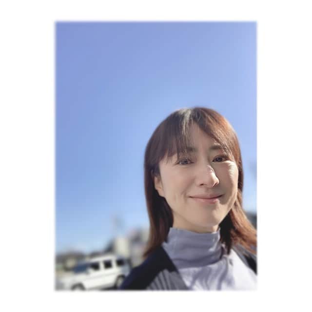 前田ゆかのインスタグラム：「お正月のおやすみモードから お仕事へとジワジワ切り替えて トレーニング始め！  娘の習い事の合間にて。 #gym #凝りを解して #ゆっくりトレーニング #だから無理なくできる運動  #早かったお正月 #お正月気分が終わっちゃう」
