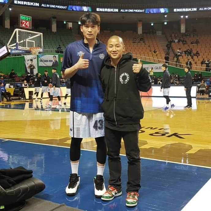 ショリさんのインスタグラム写真 - (ショリInstagram)「드디어 #이대성 선수와 🔥🏀🔥🏀 #몸관리잘하시구 #언제나응원합니다👍👍 #언제나멋짐 #dash #43 #이대성선수 #조단10flex」1月5日 18時53分 - shorrymm