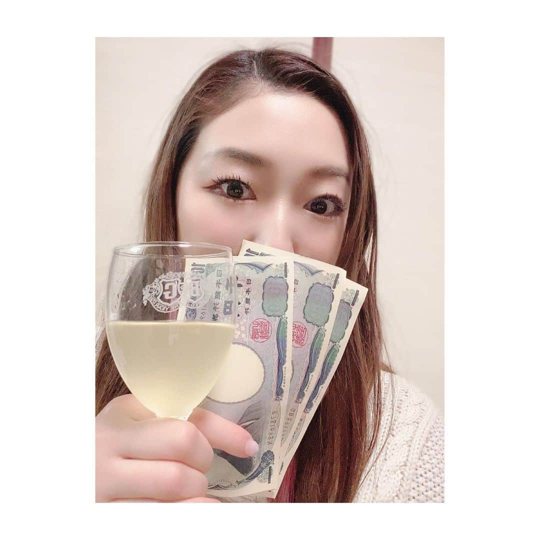 香音有希さんのインスタグラム写真 - (香音有希Instagram)「‎#関西にて 親戚15人でおせちを食べてお詣りして格付けチェックの真似して効きシャンパンで勝負して 仲間とお詣りして大好きなサラでお茶して喋って . . ‎沢山笑い楽しいお正月🎍✨☺️ . . ‎さ！今日からは頭を切り替えて #舞台キューティーハニー 本格稽古始まりました✨ 頑張る٩( ᐛ )و . . ‎それにしてもぽかぽかと良い陽気のお正月でしたね🌞　 昨夜あたりから急に寒い😢みなさまお気を付けてください~☘ . . ‎ ⁦‪#お正月の思い出‬⁩ ‎⁦‪#ちなみに格付け私‬⁩ ‎⁦‪#効きシャンパン成功🍾✌️✨ #2年連続勝ったよー」1月5日 18時54分 - kaonyuki_yukako