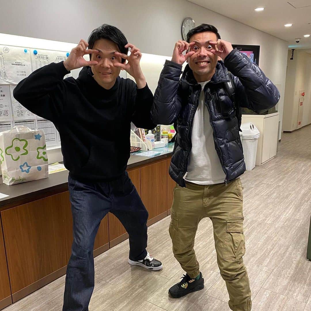 のインスタグラム：「かまいたち様の濱家様。この度は親切に親身にお話しを聞いて下さりありがとうございます。まだ無名の私に声をかけてくださり、深く深く感謝申し上げます。インスタグラムありがとうございました。嬉しくてとびあがりました。👀👀👀👀👀👀👀👀👀👀👀👀👀👀👀👀👀👀👀👀👀👀 #かまいたち　さん　#濱家　さん #濱家コンチネンタルフィーバー #アキラコンチネンタルフィーバー」