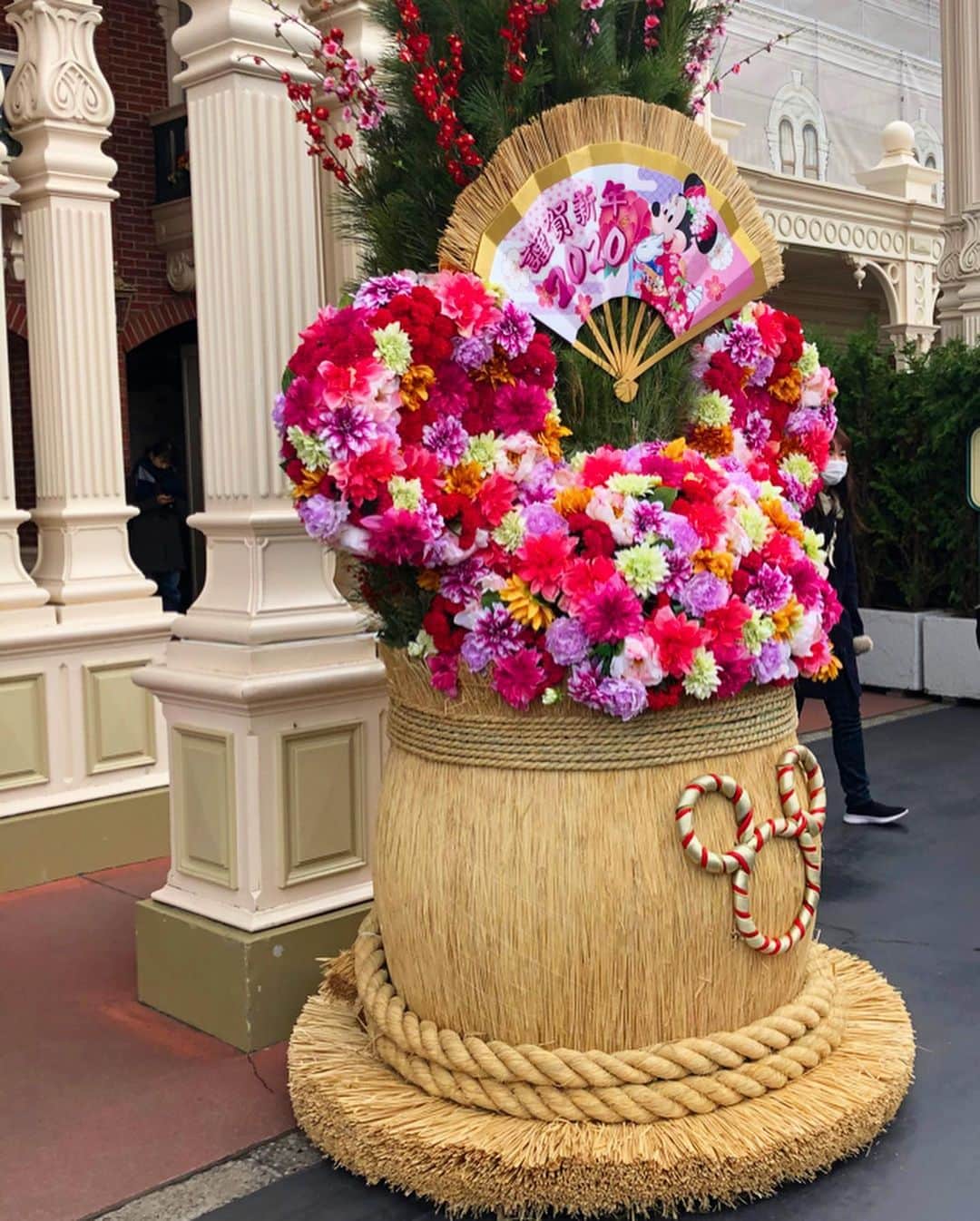小倉星羅さんのインスタグラム写真 - (小倉星羅Instagram)「お正月ディズニー🎍✨ 初めてのお正月ディズニー🐭 門松が可愛かった❤️ #Disneyland #お正月ディズニー」1月5日 19時21分 - seira_ogura