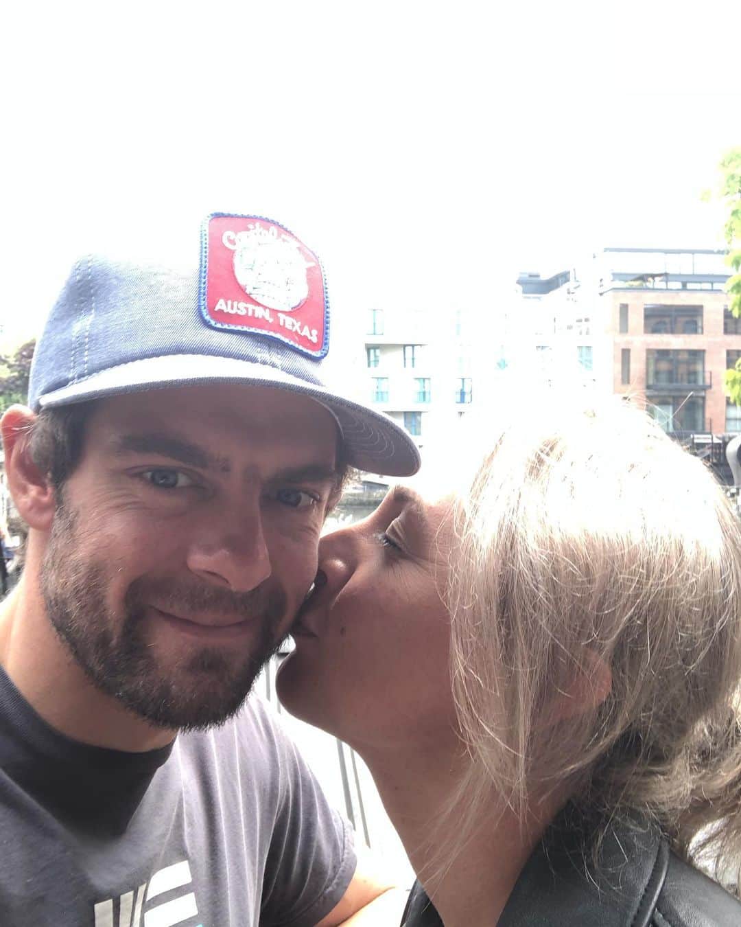 カル・クラッチローのインスタグラム：「6 years married to the best wife anyone could ever ask for ! Happy anniversary @lucycrutchlow ❤️」