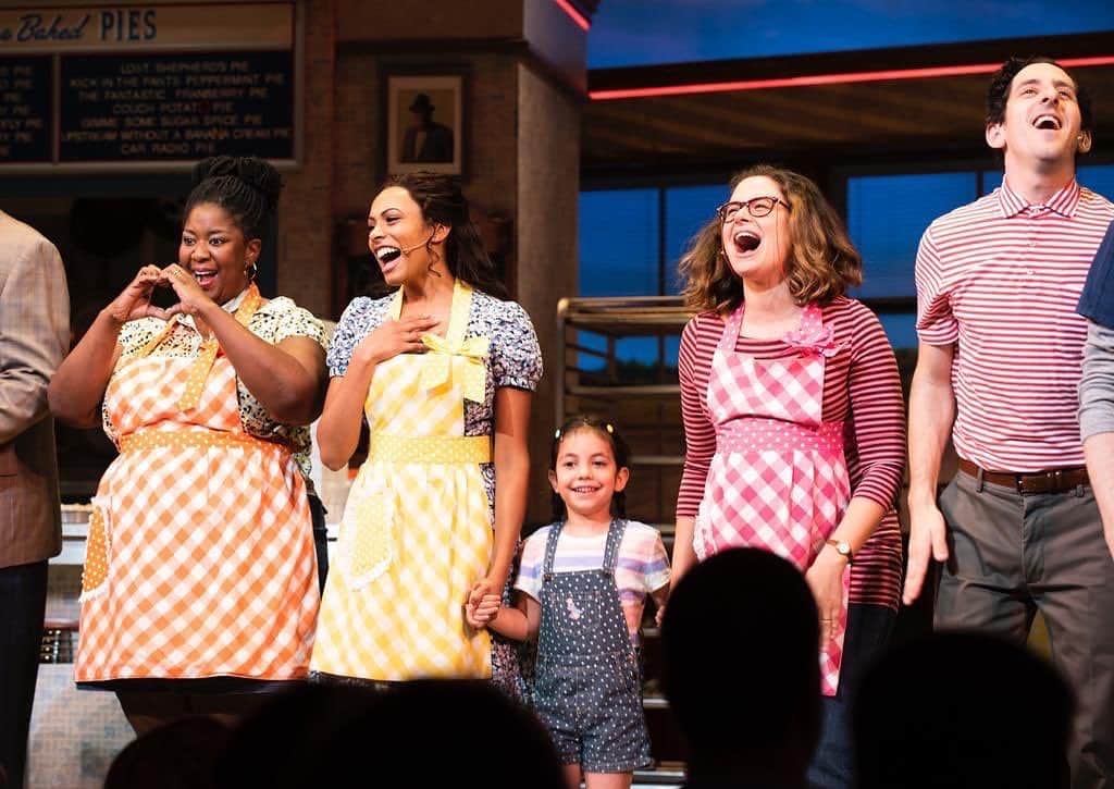 アダム・シャピロのインスタグラム：「Heading to watch my friends and former cast mates close the incredible @WaitressMusical on Broadway tonight. Being a tiny part of this show was the most unforgettable few months of my life. #EverythingChanges #SugarButterFlour @sarabareilles @misterroiff」