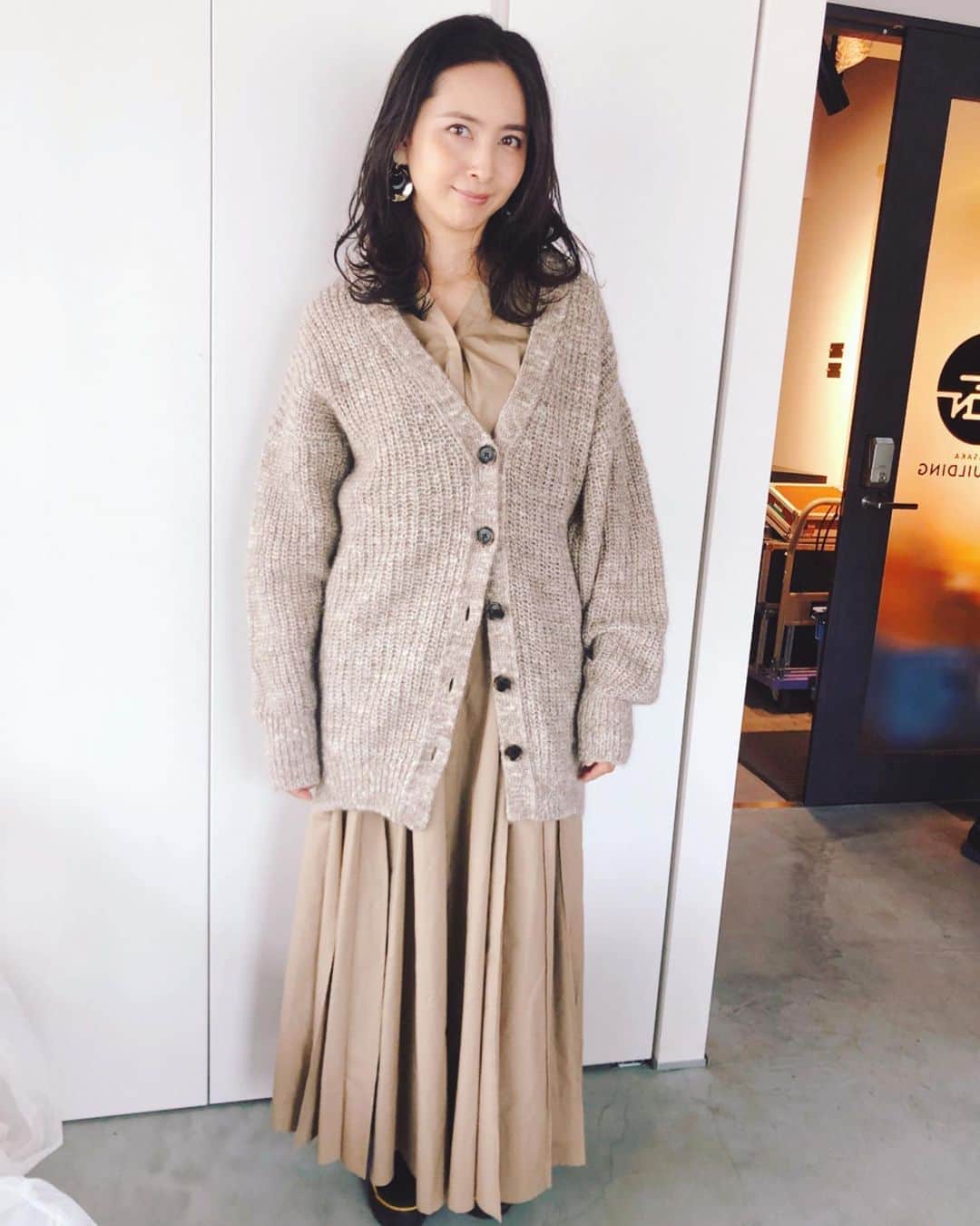 加藤夏希さんのインスタグラム写真 - (加藤夏希Instagram)「📺✨ 番組を観てくださってありがとうございました。サプライズ登場のため告知できませんでした。 出演してくれた同級生や先生に感謝です！！ 👗衣装👗 #casafline @casa_fline」1月5日 21時39分 - natsukikato_official
