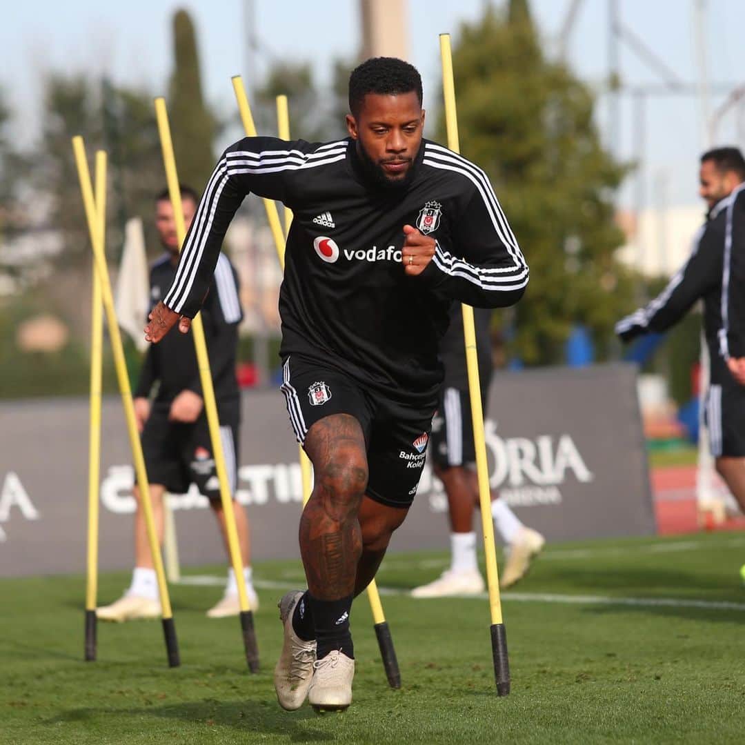 イェレマイン・レンスのインスタグラム：「Preparing for 2nd half of the season #besiktas 🦅」