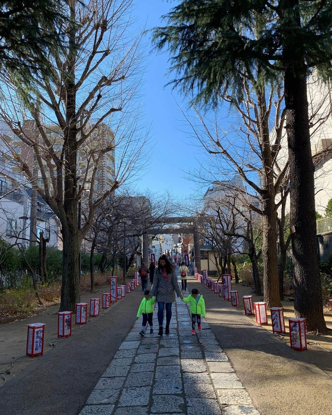 エリナ シルカさんのインスタグラム写真 - (エリナ シルカInstagram)「香取神社で初詣。 スポーツの神様、今年もよろしくお願いします☺️ ちなみにおみくじはこうちゃんだけが大吉でした笑」1月5日 22時11分 - laura_elina_ymd