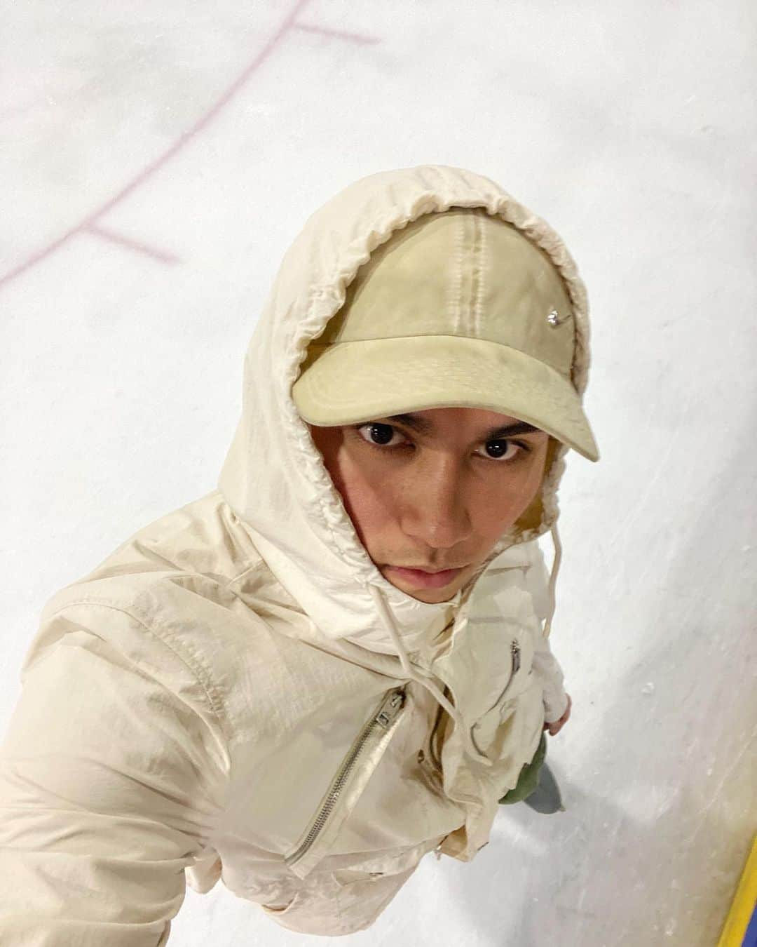 龍さんのインスタグラム写真 - (龍Instagram)「First time ice skating😅」1月5日 22時20分 - ryu_rampage