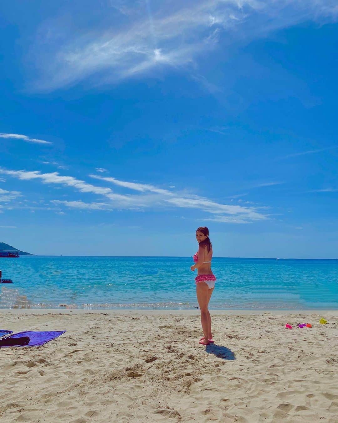 野田彩加さんのインスタグラム写真 - (野田彩加Instagram)「毎日違うビーチに行きましたとさ🏖❤️ #phuket #katabeach #beach」1月5日 22時13分 - aya.205