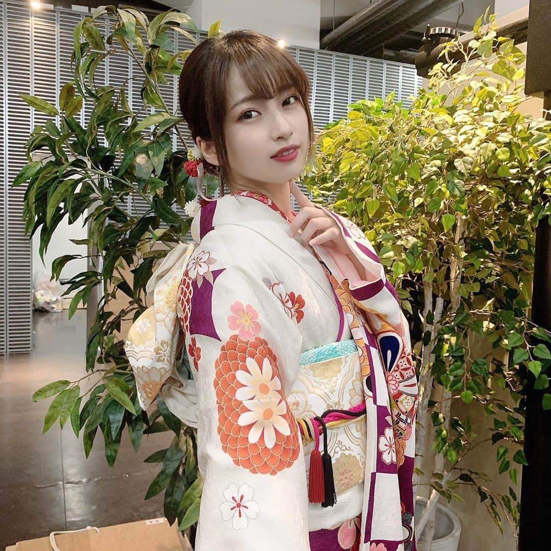 白沢かなえさんのインスタグラム写真 - (白沢かなえInstagram)「﻿ 写真追加〜👘🎍﻿ ﻿ ﻿ 『アニメ「22/7」放送直前リハーサル』﻿ 観ていただけましたか？﻿ ﻿ まだの方はこの後23:00からAbemaTVさんで﻿ 放送されますので観てください！﻿ ﻿ 再放送もあるよ(^o^)﻿ ﻿ ﻿ #東京 #tokyo #声優 #アイドル #ナナニジ #白沢かなえ #晴れ着 #振袖 #お正月 #謹賀新年 #あけましておめでとうございます」1月5日 22時28分 - __shiro227