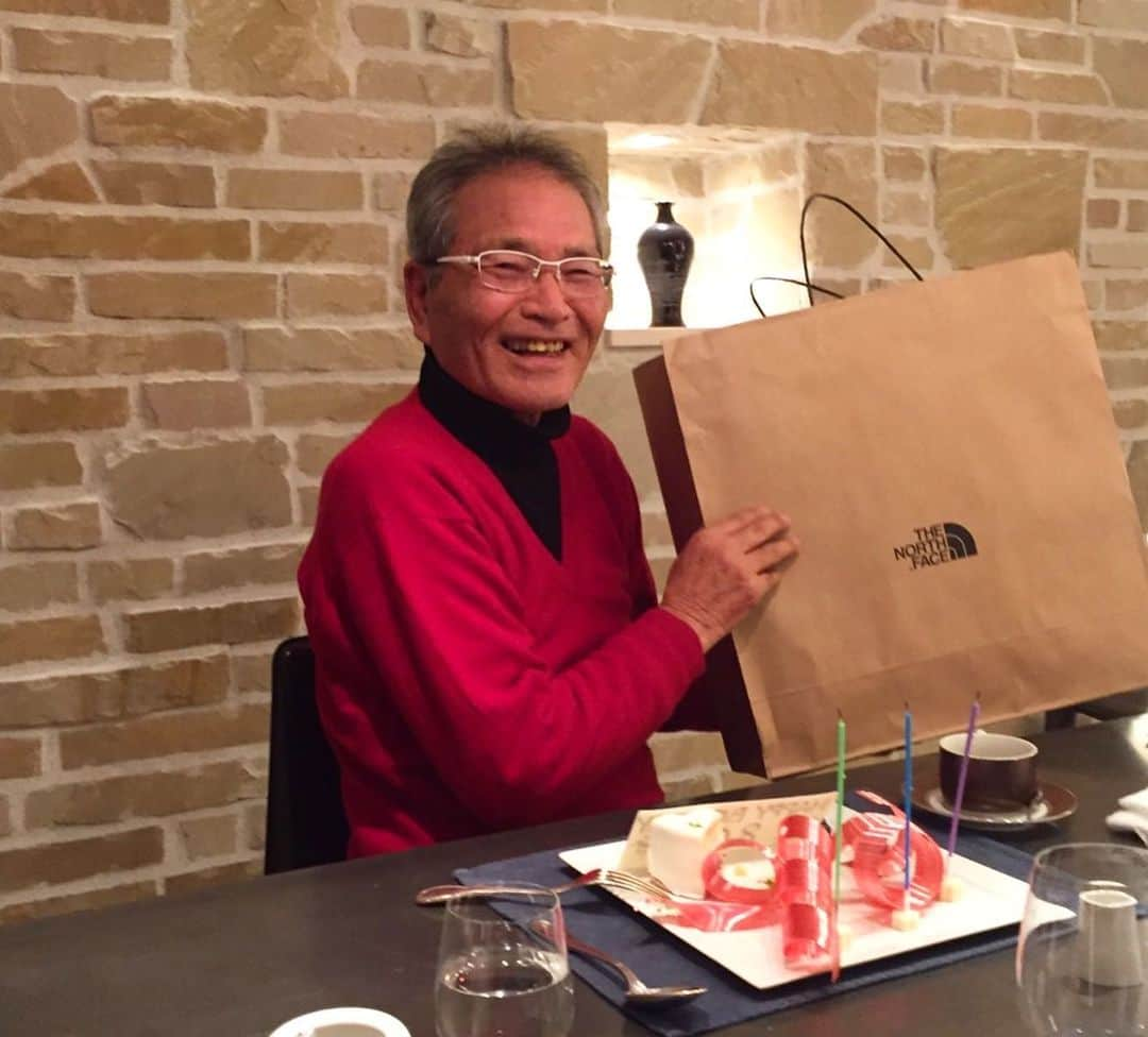 丸山敬太さんのインスタグラム写真 - (丸山敬太Instagram)「今日は父の８０歳のバースデイディナー！！ いつまでも元気で明るくいて欲しいと 心から願うばかりです。」1月5日 22時37分 - keitamaruyama