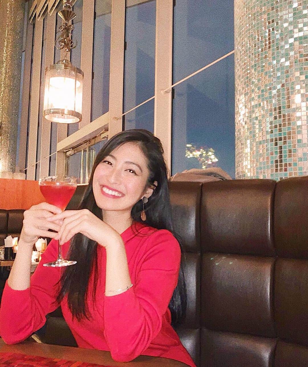 大浦ヒロミのインスタグラム：「🎍 Happy New Year 🎍  昨年1年間本当にありがとうございました😊昨年は昔からの仲間だけでなく、本当に沢山の方々と出会う事ができて、色んな意味でも沢山の素晴らしい経験もする事ができた1年でした☺️✨でもあんな素敵な1年間にできたのも皆様のおかげです。本当に心から感謝しております🥰  今年も沢山自分をチャレンジし、更に、まだまだ知らない自分を見つけ出せれるような１年にしていきたいです💕  本当にまだまだ未熟な私ですが、今年もどうぞ宜しくお願い致します😉」