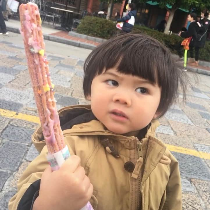 ゆみみさんのインスタグラム写真 - (ゆみみInstagram)「人生初チュリトス。食べなかった。  #子育て日記 #育児 #育児日記 #子育てぐらむ #1歳11ヶ月男の子 ヶ月 #息子 #令和元年 #ママ #ママリ #おやばか部#ママスタ #コドモノ #ママタス #コドモ #ママライフ #ママびより #ママリミニ #ママノコ  #子供 #ママリ絵日記 #ママリ親バカ部」1月5日 22時48分 - yumimi76