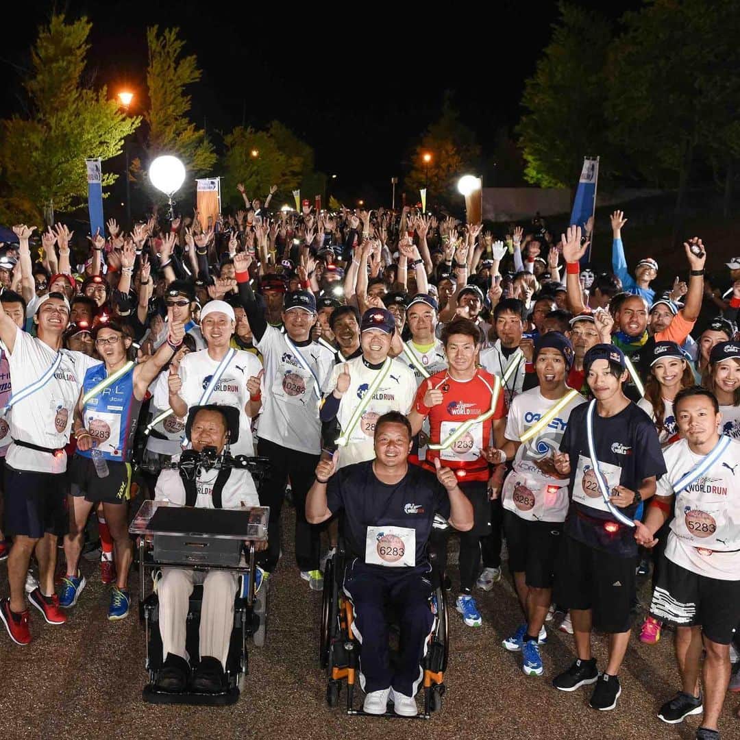 手塚翔太のインスタグラム：「2020年5月3日、Wings for Life World Runが4年ぶりに日本で開催されます！ Wings for Life World Runは脊髄損傷の治療研究サポートを目的としたチャリティーイベント。12万人以上が全世界で同時にスタートしてキャッチャーカーに追いつかれるまでの距離を競う世界規模のランニング大会です🌏  日本では新潟県南魚沼市で開催されます！ 走れない誰かのために一緒に走りましょう！！ ※現在エントリー受付中。1/11までであれば早割エントリーで1,000円OFFです！ エントリープロフィールのリンクから！ #ワールドラン #wingsforlifeworldrun #runforthosewhocant #世界と一緒に走ろう ■大会要項 大会名称：Wings for Life World Run 南魚沼/新潟  開催日時：2020年5月3日(日) 20:00スタート(UTC 協定世界時午前 11 時) 開催場所：新潟県南魚沼市 コ ー ス ：新潟県南魚沼市内の魚野川を囲む周回約 30km のループコース 募集人数：先着順 3,000 人 参加資格：大会当日満 18 歳以上。ハンドバイク不可・生活用車いす可  制限時間：なし (キャッチャーカーに追いつかれた時点でゴール) 早割価格 ：3,000 円(税込) ~2020年1月11日 通常価格： 4,000 円(税込) 2020年1月12日以降 ※参加費の全額と同額を Wings for Life 財団に寄付 参 加 賞 ：オリジナルTシャツ、フィニッシャーメダル、ヘッドライト、コシヒカリ 他 主　　催：Wings for Life World Run 実行委員会 共　　催：南魚沼市 後　　援：新潟県」