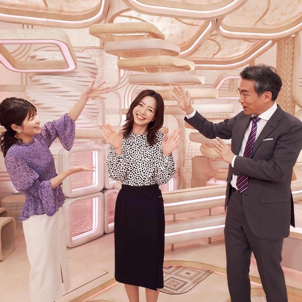 フジテレビ「プライムニュース イブニング」さんのインスタグラム写真 - (フジテレビ「プライムニュース イブニング」Instagram)「1月最初の日曜日は 寒さが身にしみる一日でした😖。﻿ ﻿ そんなきょうは﻿ 豊洲市場で令和初の『初競り』が行われ、﻿ 今年の一番マグロは276kgの﻿ 青森・大間産のクロマグロ❗️﻿ お値段なんと約2億円❗️﻿ 史上2番目の高値がつけられました😳😳。﻿ ﻿ さて、話は変わりますが、﻿ あす1月6日は内田アナの誕生日です😊。﻿ おめでとうございます🎉🎂🎉。﻿ ﻿ #竹内友佳﻿ アクセサリー #お世話や @osewaya_official﻿ #奥寺健 @fujitv_announcer﻿ #内田嶺衣奈 @reina.uchida﻿ トップス、スカート #tonal @tonal_official﻿ ﻿ #1月5日 #初競り #クロマグロ #1億9320万円  #寒さが身にしみる #春高バレー #誕生日おめでとう #加藤綾子 #風間晋 #木村拓也 #酒井千佳 #荘口彰久 #副島淳 #福原直英 #佐々木恭子 #小澤陽子 #海老原優香 #安宅晃樹 #石本沙織 #新美有加﻿ #フジテレビ #アナウンサー #ライブニュースイット」1月5日 23時15分 - livenews_it