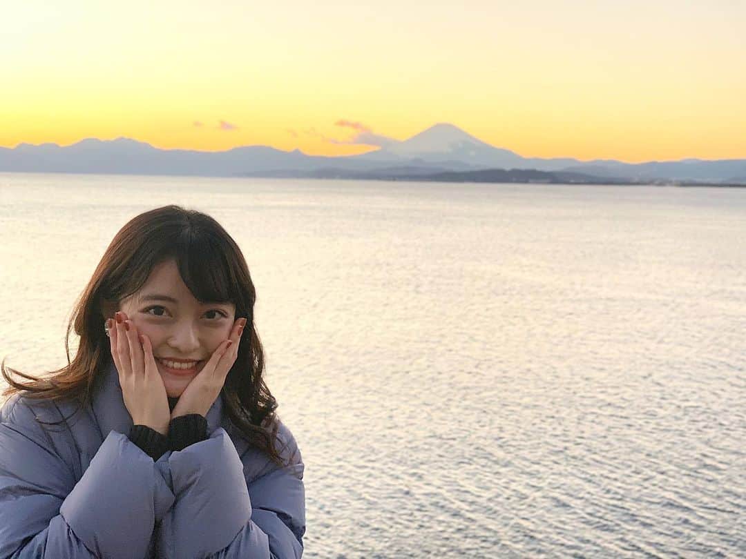 斉藤瑞季のインスタグラム：「今年もお礼参りしてきたよ！ いい年になりますように。  毎年綺麗な富士山🗻見れるのー！ 私のパワースポット✨」