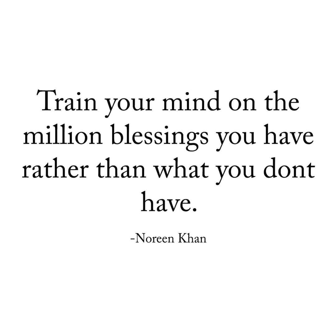 Nargis Fakhri さんのインスタグラム写真 - (Nargis Fakhri Instagram)「When you are grateful, you're in a high energy vibration that will attract more things to be grateful for and more good things will come to you magically, drawn in by your feelings of gratitude. The emotion of joy attracts conditions of joy. Gratitude sends out the message that you already have what you desire. . . . #2020 #2020vision #lawofattraction #gratitude #grateful #lovemylife #livelife #laughteristhebestmedicine #journeytoself #journey」1月6日 0時06分 - nargisfakhri