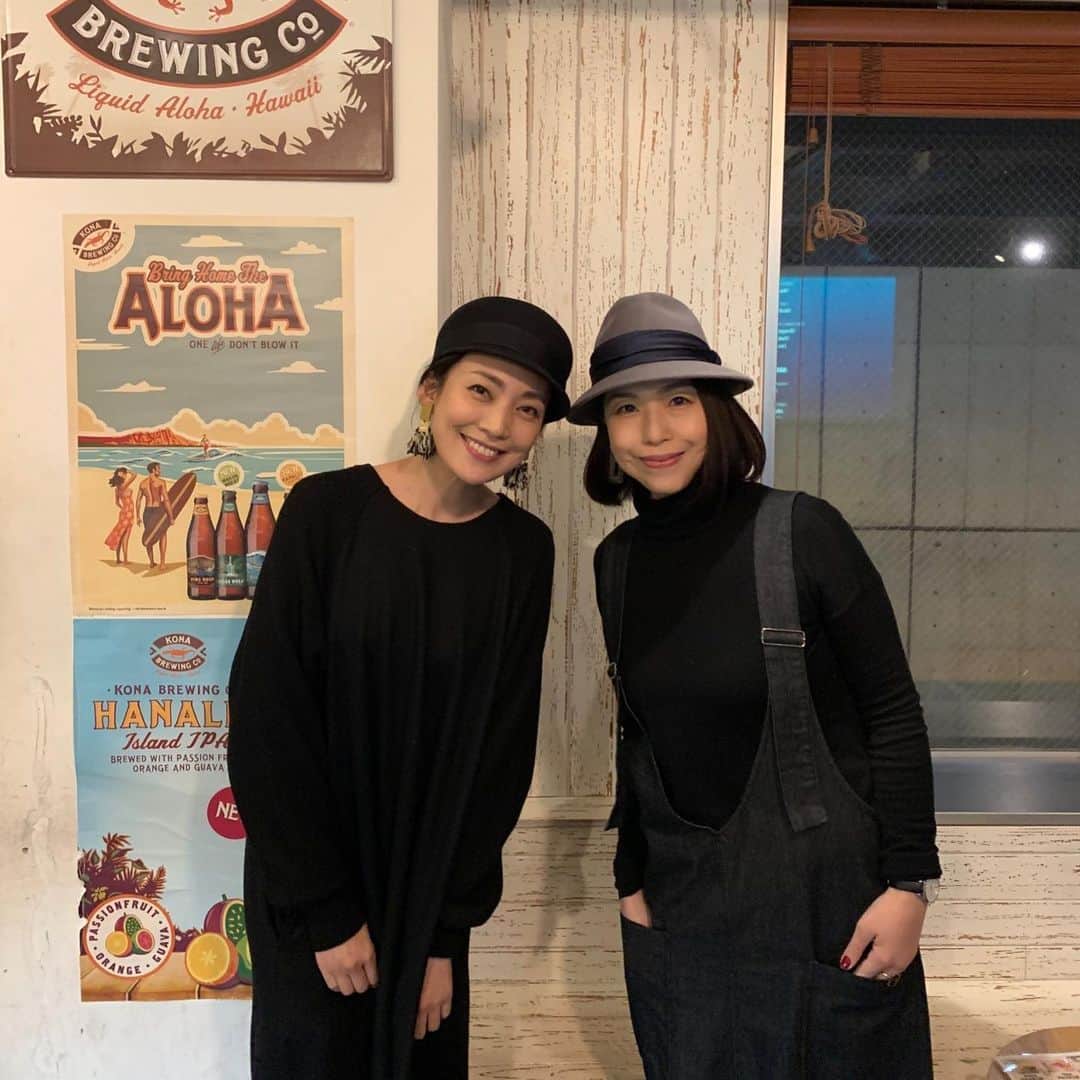 田中美里のインスタグラム：「洋平の奥様でもあり フォトグラファーのfujikoさん。  私のジンノビの写真はfujikoさんが撮影してくれてます。  fujikoさんの写真の中の私はリラックスしてるなと思う。  #フォトグラファー #fujiko  #田中美里」